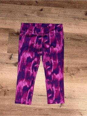 Under Armour Purple & Pink Patterned Capri Leggings